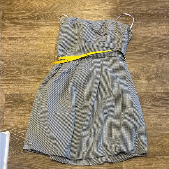 Iz Byer Dresses & Skirts - Iz Byer Black and White Striped Dress with Yellow Accent